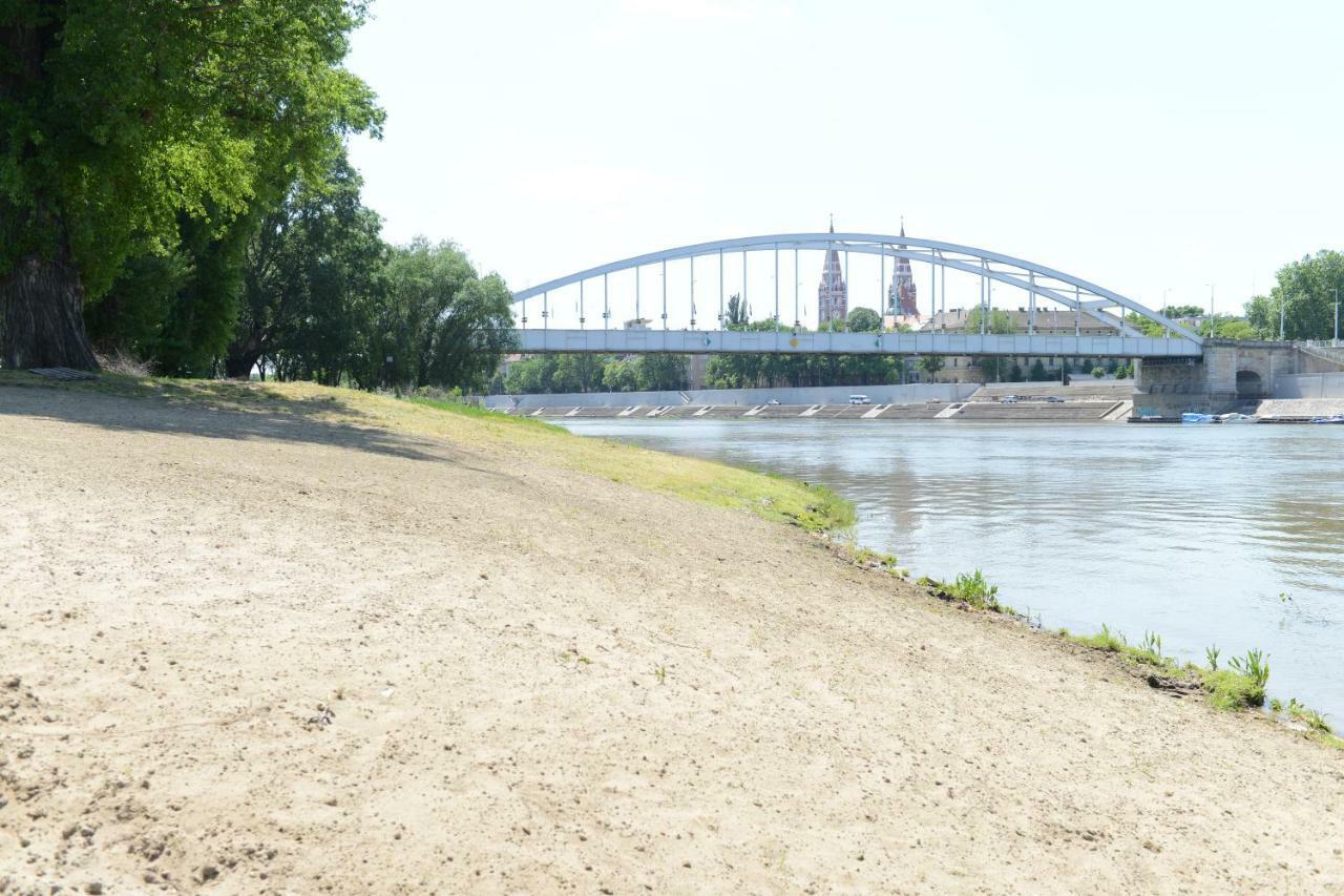 Campingplatz Szegedi Partfuerdo Es Szegedin