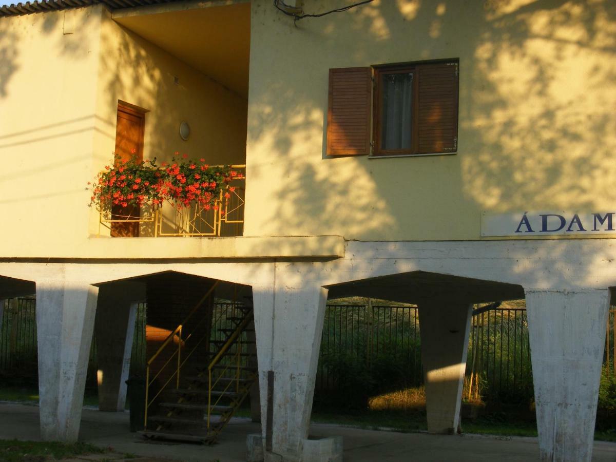 Camping Szegedi Partfuerdo Es